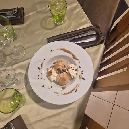 Logis L'instant Mont Le Viaur Hotel