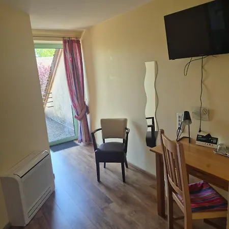 Hotel Logis L'instant Mont Le Viaur 3*