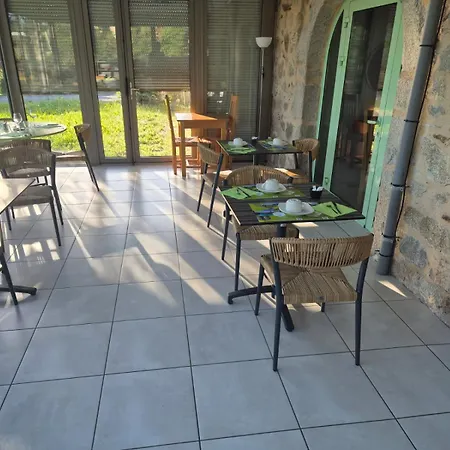 Logis L'instant Mont Le Viaur Hotel 3*