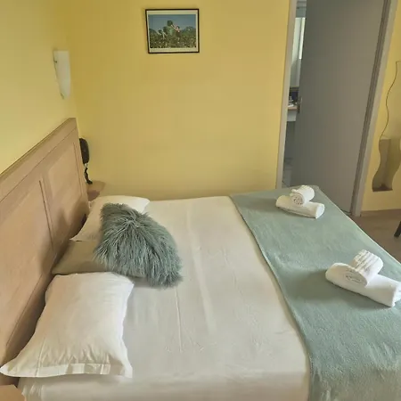 Logis L'instant Mont Le Viaur 3*