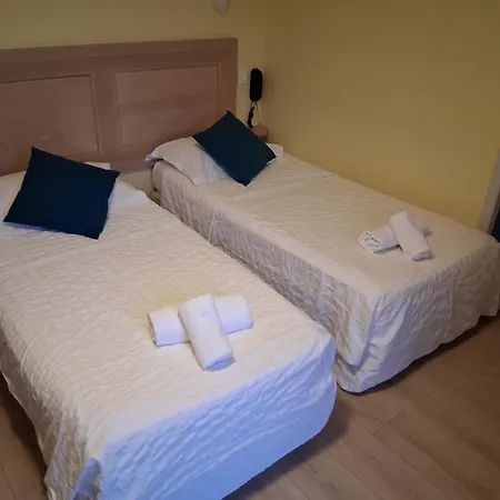 Hotel Logis L'instant Mont Le Viaur