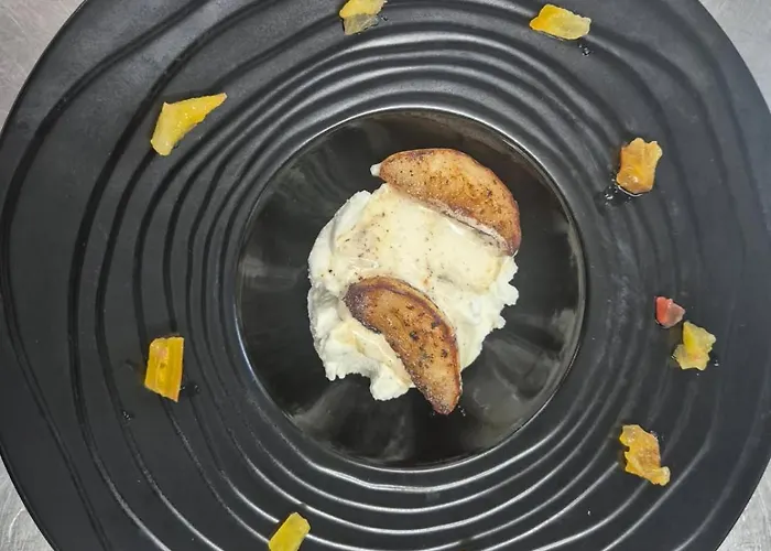 Logis L'instant Mont Le Viaur 호텔 3*